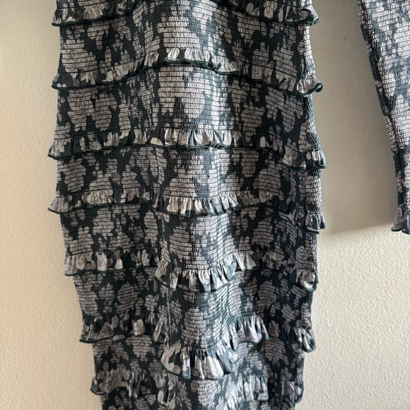 NWT V. Chapman Lanie Maxi Smocked Dress in Emerald Peony Print size 6 - Picture 4 of 12